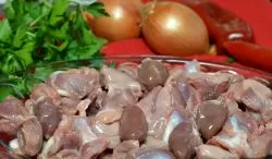 Pipote si inimi pui. Pret pe kg.