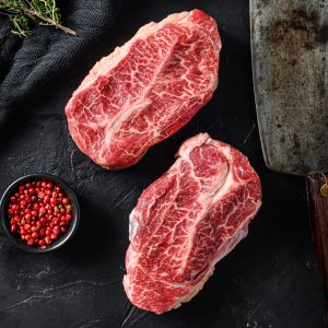 Vita wagyu. Steak de vita wagyu chuck roll.