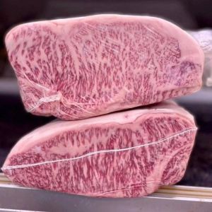 Wagyu A5 Grand Quintet – Mușchi • Striploin • Ribeye + Australia Duo -Striploin si Ribeye (760 grame total)